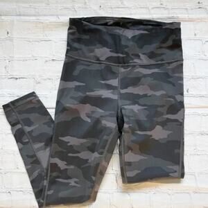 Athleta Ultimate Camo 7/8 Tight Leggings Womens XS